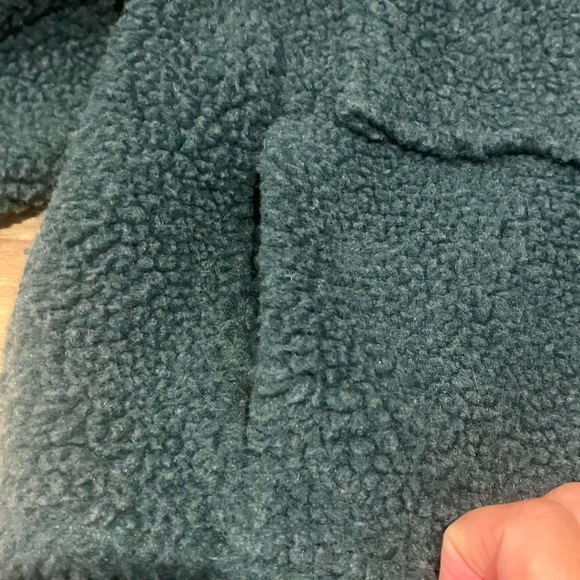 American Eagle Cropped Sherpa Shacket Oversized - Picture 14 of 16